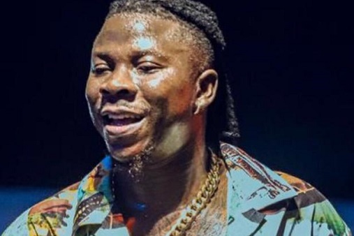 Stonebwoy denies being a violent person