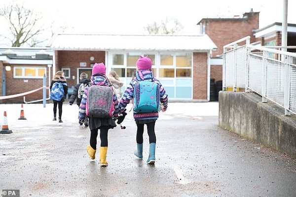 Could primary schools reopen before Easter?