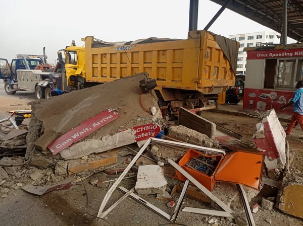 Tema Motorway: 4 injured after tipper truck crashes into tollbooth