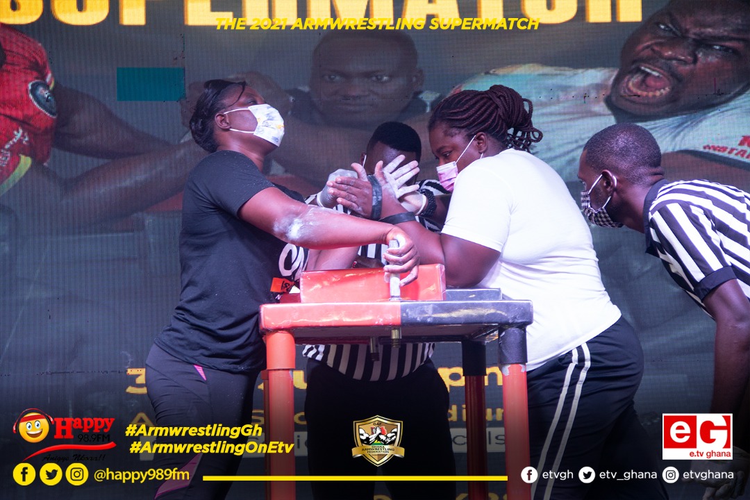 Police officer wins Armwrestling Supermatch