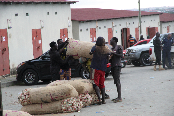 Some onion sellers already at Adjen Kotoku