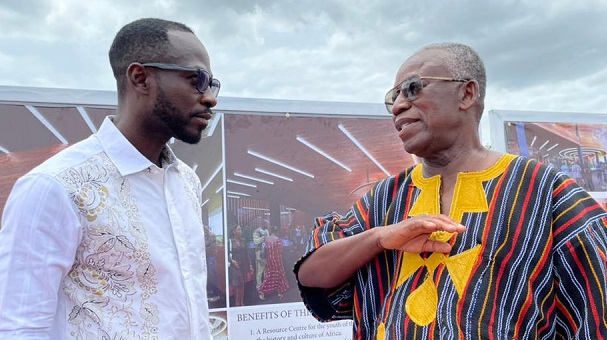 Okyeame Kwame, Bessa Simons and Pat Thomas perform at fundraiser for Pan African museum