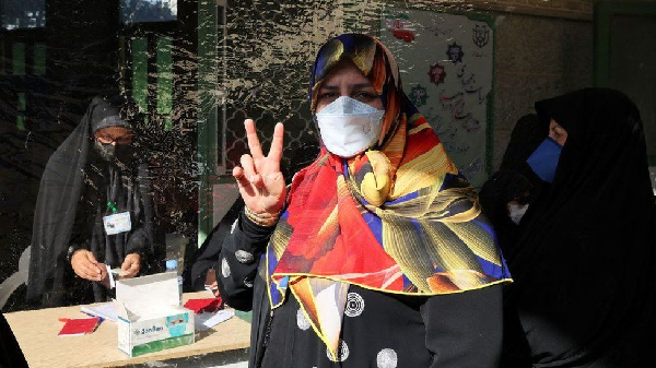 The economic crisis is one of the main issues for Iranian voters