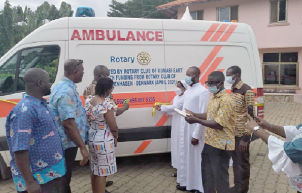 • Members of the Kumasi-East  Rotary Club (left) and staff of the hospital at the presentation ceremony in Kumasi