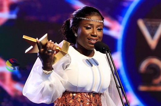 Diana Hamilton wins Artiste of the Year at VGMA 22