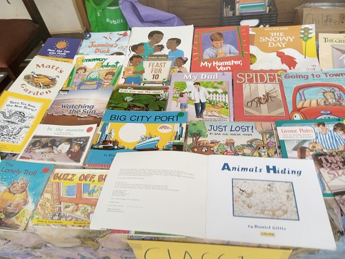 Reading Station Library donates books to schoolchildren