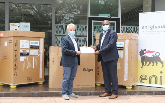 The Managing Director of Eni Ghana, Giuseppe Valenti, presenting the items on behalf of the partners to Dr Patrick Adjei, Head of Department, Internal Medicine and Therapeutics, Korle-Bu
