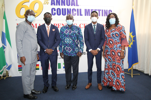 Prof. Kwasi Opoku-Amankwa (left), the Director-General of the Ghana Education Service and Mrs Wendy E.Addy-Lamptey (right), Head of the National Office (HNO) of WAEC with  Mr Godfred Aseda Obeng (2nd left), the 2nd prize winner, Mr Emmanuel Manukure Ansah (middle), father of Ms Afua Manukure Ansah and  Mr Cecil Tetteh Kumah (2nd right), 1st prize winner of the International Excellence Award for the WASSCE Candidates,2020. Picture: ESTHER ADJEI