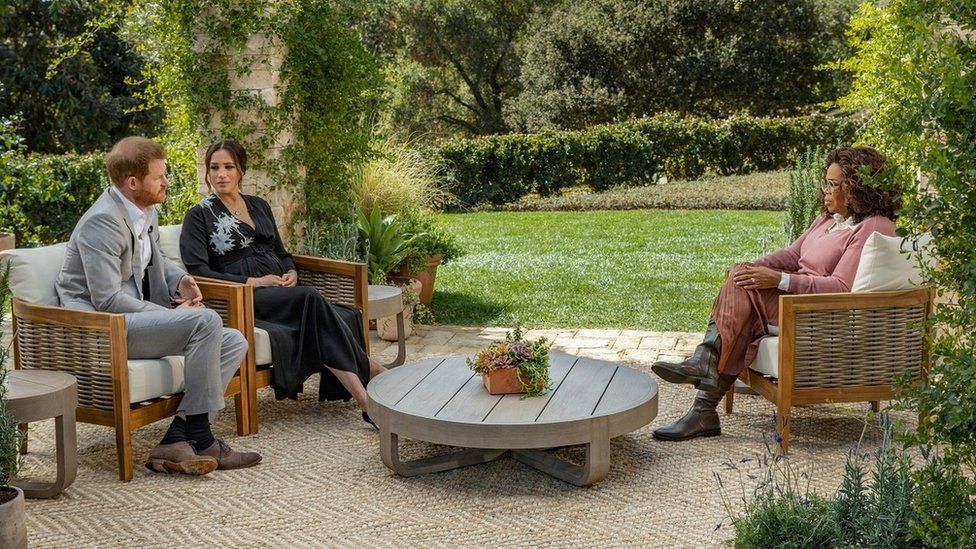 The interview took place in the garden of a house near where the couple live in Montecito, west of Los Angeles. JOE PUGLIESE / HARPO PRODUCTIONS / CBS 