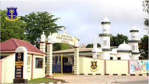 Christian in Islamic school versus Muslim in mission school