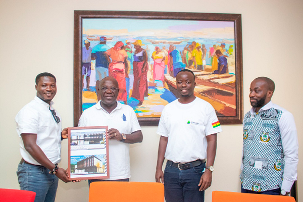  Mr Kwadwo Appietu-Ankrah (left), Financial Secretary of Santa ’98 Year Group, presenting a pictorial plaque of the proposed project to Mr Sam Jonah, with Mr Tawiah Adjei, President of the year group (2nd right), and Mr Dela Gadzanku, Chair of the Project Sponsorship Committee, in attendance
