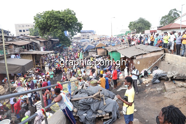 PHOTOS: Graphic Road decongested