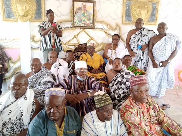 Togbui Ablatenu IX, and Bole Wura Sarfo Kutuge Feso I together with some of their elders
