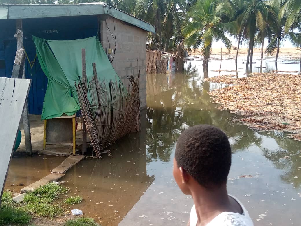How tidal waves is causing havoc in Anloga, Ketu areas [VIDEO]