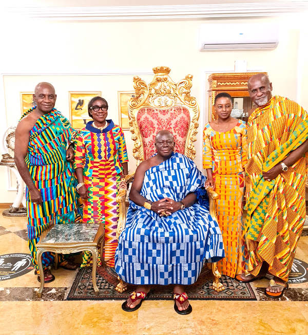 Otumfuo Osei Tutu II (seated middle) with Nana Prof. Oheneba Boachie-Adjei Woahene II (left), Chairman; Mrs Margaret Boateng Sekyere (second from left), Rev. Akua Ofori-Boateng (second from right) and Mr Andrew Asamoah (right), all members of the board 
