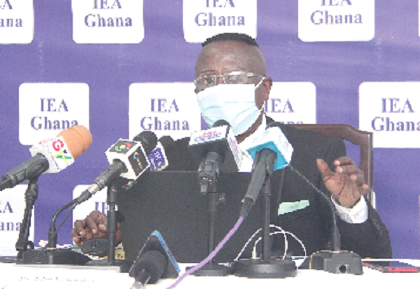 Dr John Kwakye, Director of Research, Institute of Economic Affairs briefing the media on the 2022 budget presentation. Picture: BENEDICT OBUOBI