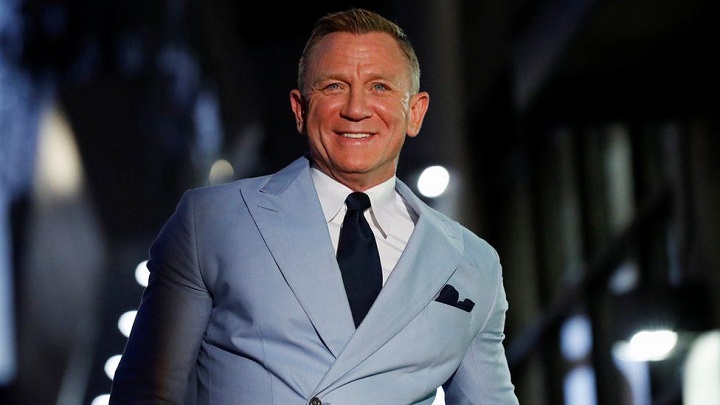 Bond star Daniel Craig gets star on Hollywood Walk of Fame