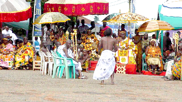 A few minutes to the time, all the chiefs moved to the front of the palace where they took their seats
