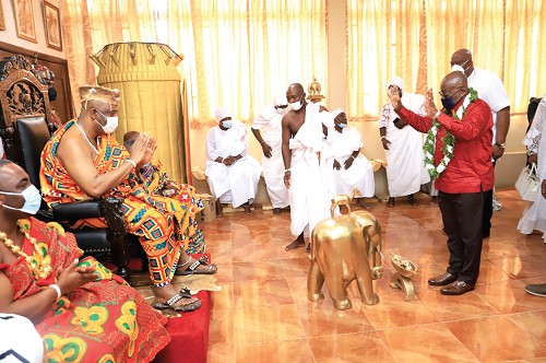  President Akufo-Addo (right) exchanging pleasantries with Nii Tackie Teiko Tsuru II, Ga Mantse, prior to introducing the MMDCEs to him. Picture: SAMUEL TEI ADANO