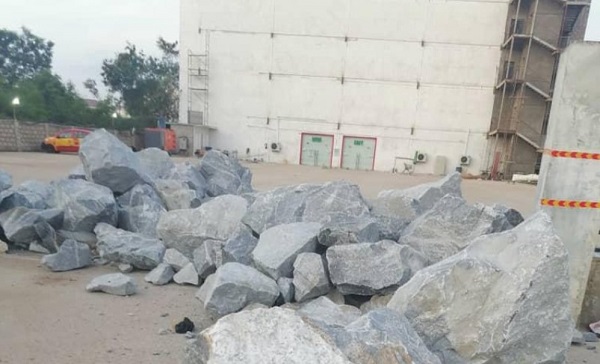 West Hills Mall manager, contractor in court for blocking China Mall entrance with rocks
