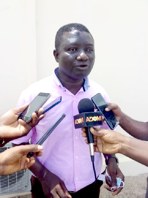 Dr Isaac Sarfo-Acheampong,the Clinical Psychologist at the Eastern Regional Hospital, addressing women, as well as breast cancer survivors in Koforidua