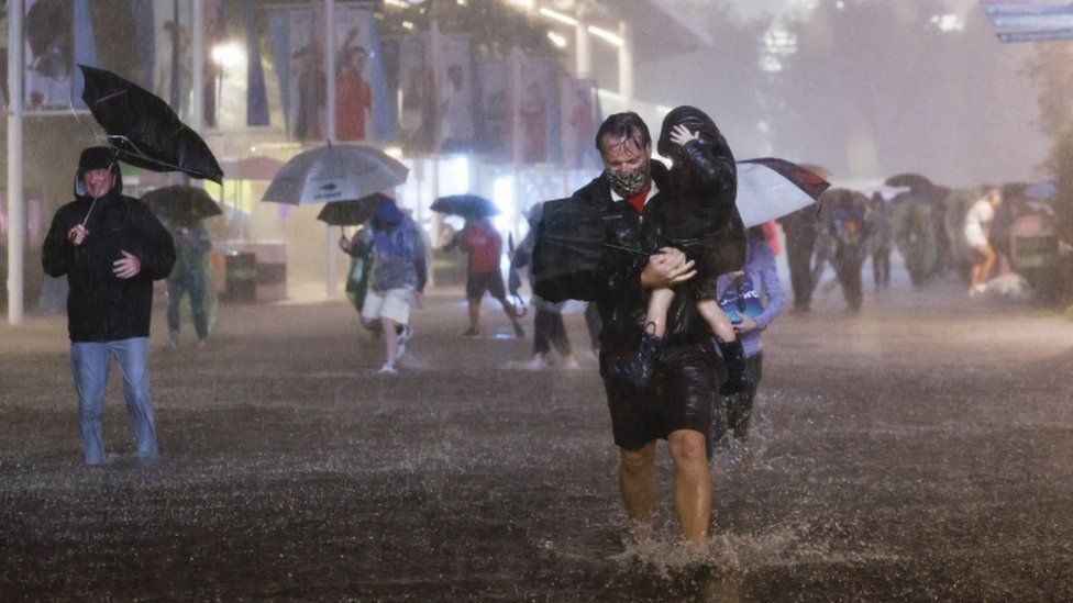 Flash flooding in New York and New Jersey kills nine