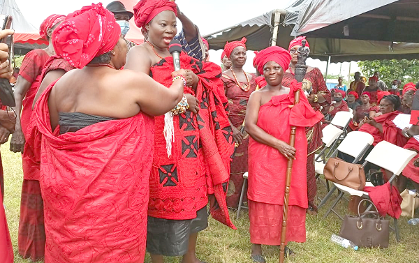 Mama Kodzogasi II, Queeenmother of Kpando Gadza, speaking at the durbar