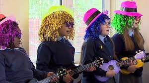 Frome: Children's rock duo are a hit with primary pupils