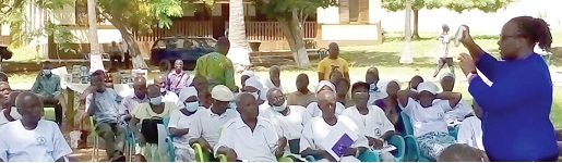  Puumaaiya Ruhiya Fuseini (right), Tema Rgion Marketing Officer of ECG, addressing the customers