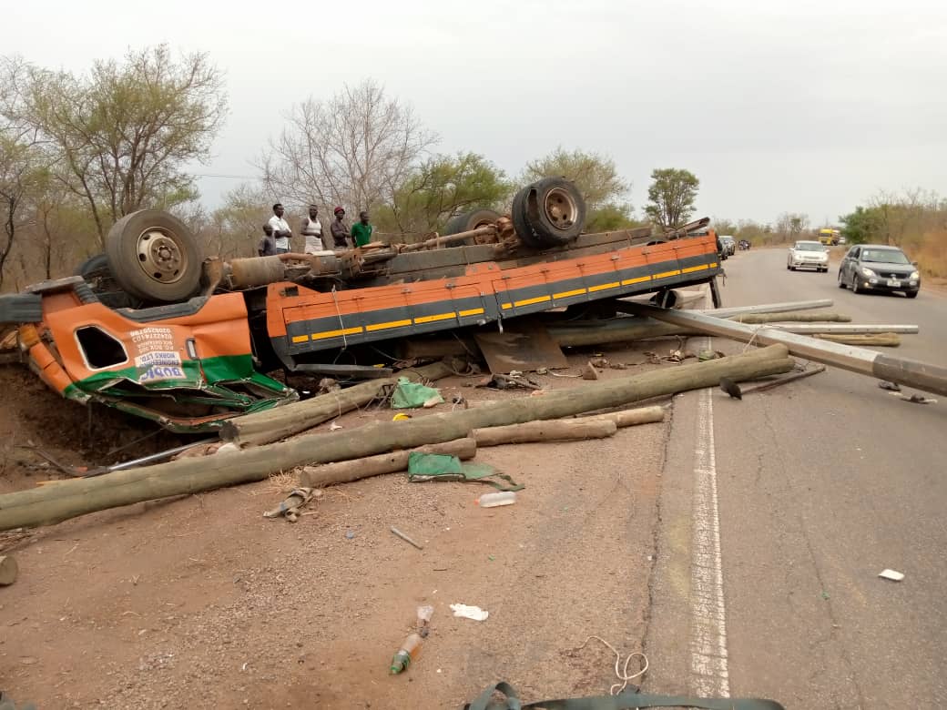 In an attempt to overtake the mini bus, the KIA Rhino driver reportedly lost control and crashed into the bus.