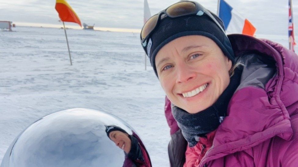 Antarctic-South Pole: Wendy Searle's solo ski record bid