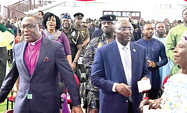 Dr Mahamudu Bawumia (right), the Vice-President, with Rev. Dr Ernest Adu-Gyamfi, Executive President of the Ghana Baptist Convention, at the 59th Annual Session of the church in Ejura