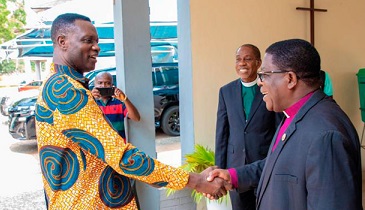 Dr Yaw Adutwum (left), Minister of Education, exchanging pleasantries with the Most Rev. Dr Paul Kwabena Boafo, Presiding Bishop of the Methodist Church Ghana