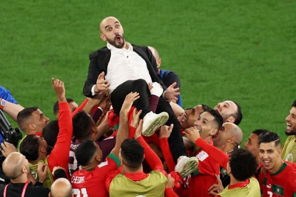 Morocco coach enjoying a kingly ride from his players