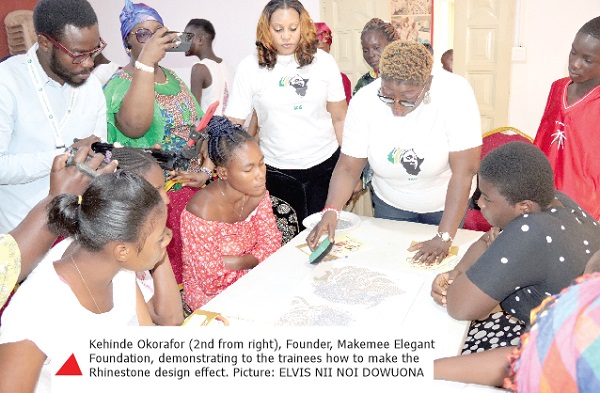 25 Girls receive vocational training