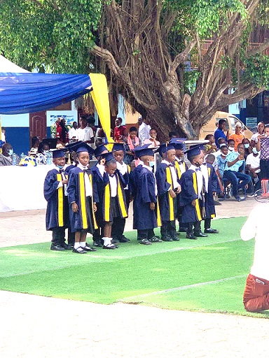 • Some of the graduands reciting a poem.