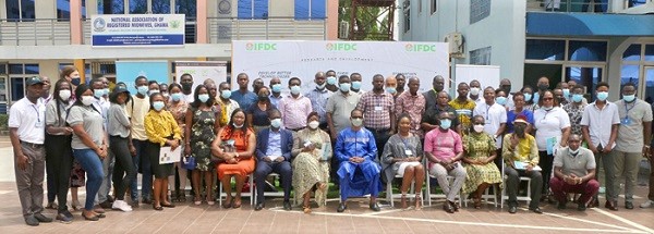 Participants and dignitaries in the IFDC Open Door Event