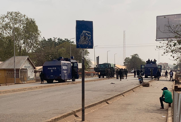 The youth of the community reportedly peddled stones at the police and burnt lorry tires on the streets