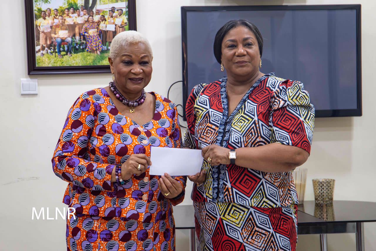 First Lady donates GH¢50,000 to Appiatse Support Fund