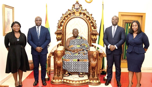 Otumfuo Osei Tutu II (middle) with Ms Christabel Okantey (left), VP — Pensions, Institutions & Private Wealth; Mr Kwabena Apeagyei (2nd from left), Deputy Managing Director; Mr Henry Sunkwa-Mills (2nd from right), Managing Director, and Mrs Barbara Thompson, Sales Executive, all of InvestCorp.