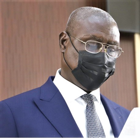  Justice Kwasi Anin Yeboah, the Chief Justice, swearing the newly appointed notaries into office in Accra. Picture: GABRIEL AHIABOR