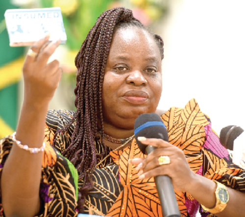 Mrs Elizabeth Esi Denyo, President of the National Diabetes Association of Ghana, showing the fake diabetes drug, Insumed, to the press in Accra. Picture: EMMANUEL QUAYE 