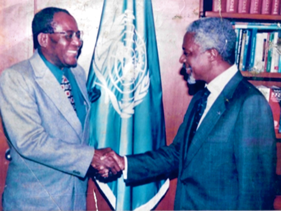  Sammy Tay with UN Secretary-General Kofi Annan