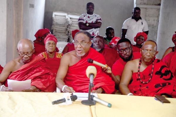 Nii Okai Kasablofo V (middle), the Gbese Dzaasetse and Principal Kingmaker of the Gbese Stool, flanked by Nii Ayi-Ardayfio II (left), Gbese Akwashongtse, and Nii Lankai, Gbese Atofotse, at the press conference in Accra
