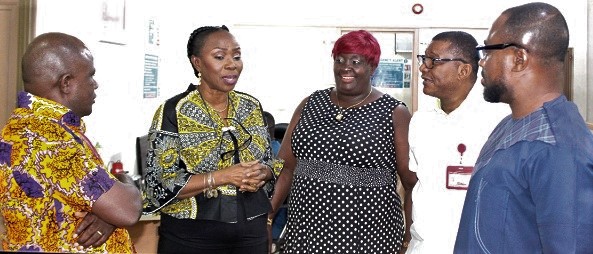 Esther A.N. Cobbah (2nd from left), Chief Executive Officer of Stratcomm Africa, interacting with Kobby Asmah (2nd from right), Editor, Graphic and Mary Mensah (3rd from right), Foreign Editor of the Daily Graphic. With them are Suleiman Mustapha (right), Special Correspondent, and Severious Kale-Dery (left), Editor, Education, Gender and Health. Picture: ESTHER ADJORKOR ADJEI