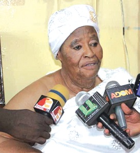    Nana Afrakuma II, the Akwamuhemaa, speaking to the press