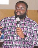 Fred Agyei-Brobbey, Southern Zonal Senior Officer of the Energy Commission, speaking during the stakeholders’ engagement in Sunyani