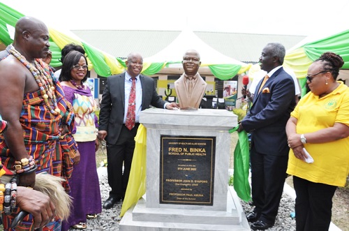 Prof. John Gyapong (2nd from right) unveiling the bust of Prof. Fred Binka, while Dr Sena Kpeglo (right), the UHAS Regustrar; Prof. Binka (3rd from left) and his wife, Dr Charity Binka (2nd from left), look on