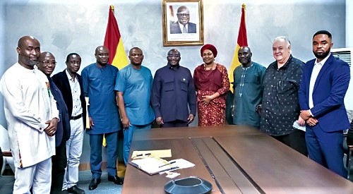 Vice-President Mahamudu Bawumia with the executives and members of the GNCCI after the meeting