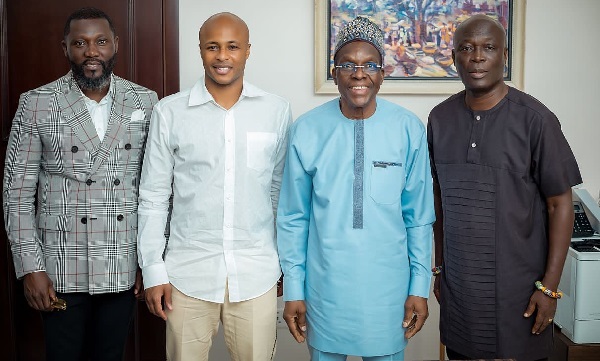 Andre Ayew (2nd left) met up with Alban Bagbin (2nd right), Speaker of Parliament after the meeting